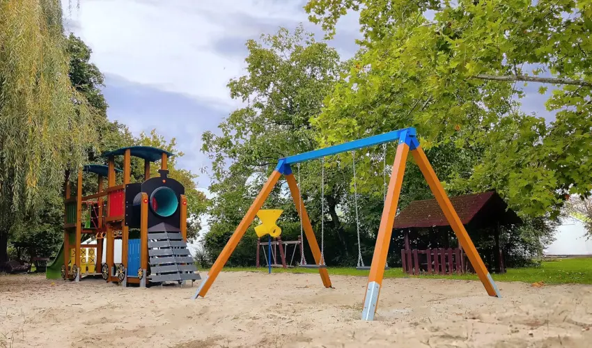 H�forr�s �d�l�- �s Lak�ssz�vetkezet Gyula