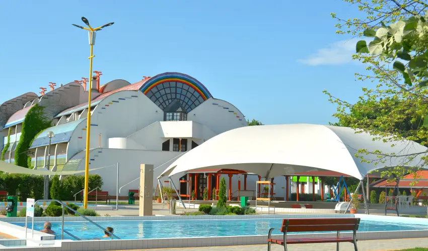 H�forr�s �d�l�- �s Lak�ssz�vetkezet Gyula