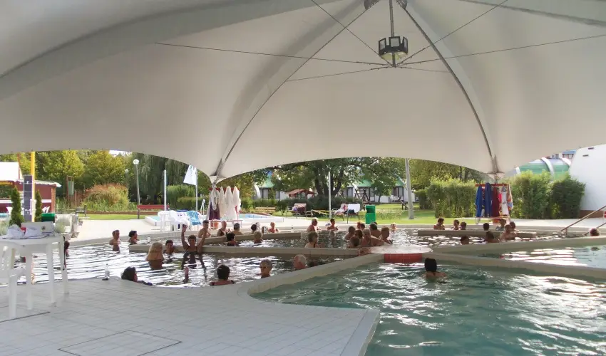 H�forr�s �d�l�- �s Lak�ssz�vetkezet Gyula