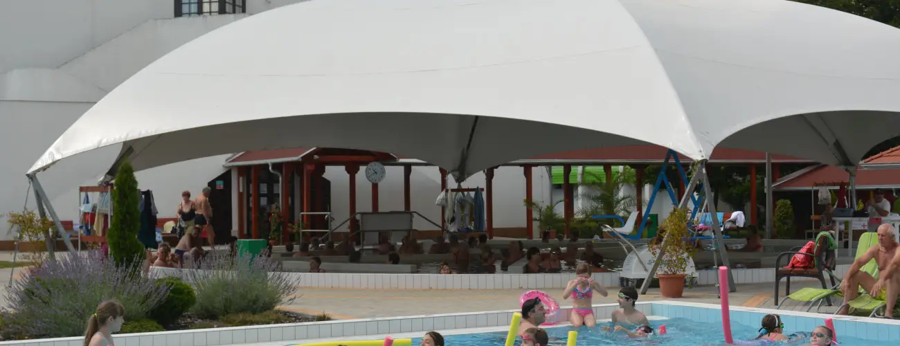 Hforrs Hotel s dlpark Gyula - Mjus 1. (min. 2 j)