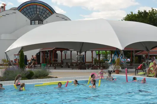 Hforrs Hotel s dlpark, Gyula