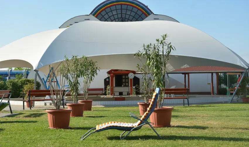 H�forr�s Hotel �s �d�l�park Gyula