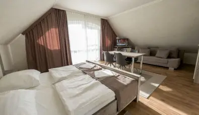 J�rja Panzi� Hajd�szoboszl�