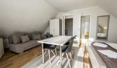 J�rja Panzi� Hajd�szoboszl�