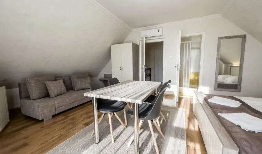 J�rja Panzi� Hajd�szoboszl�