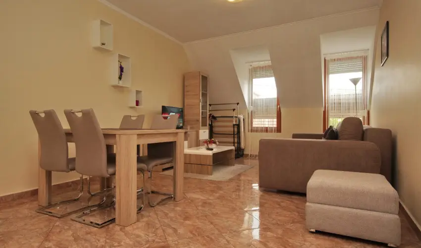 Szamcs Apartman Gyula