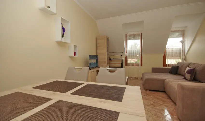 Szamcs Apartman Gyula